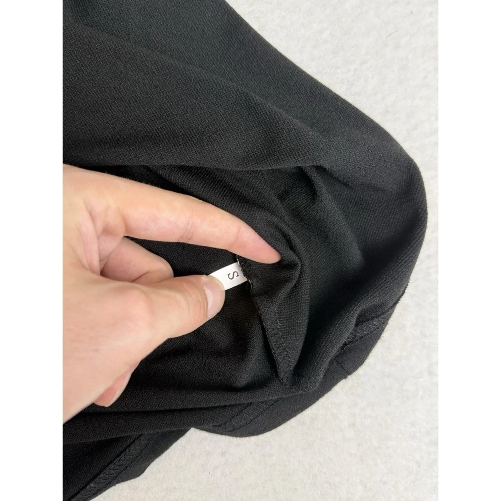 Under Armour Pullover Men's S Black‎ Pintuck shoulder panels